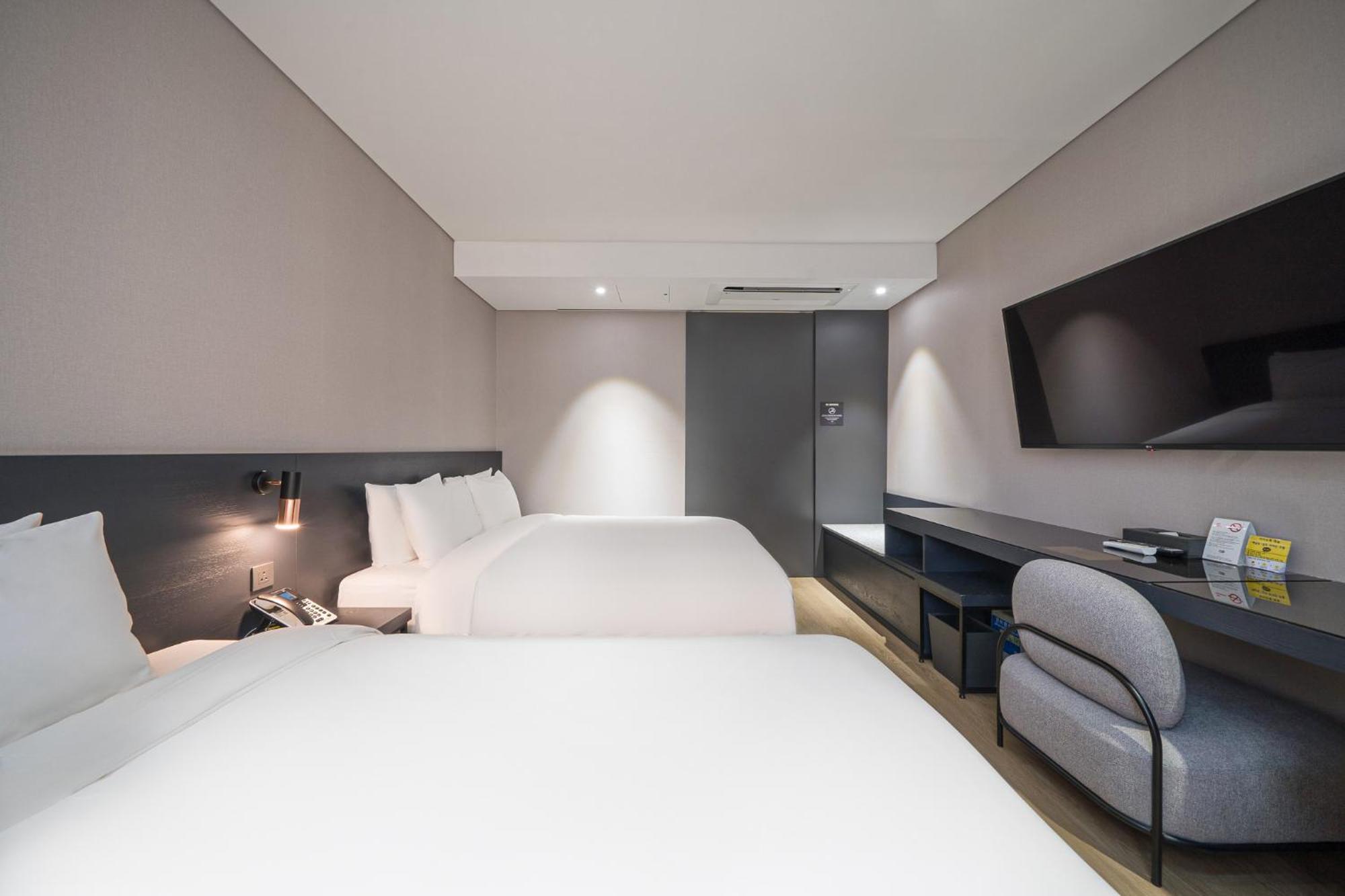 Rivertain Hotel Gyeongju Exterior photo
